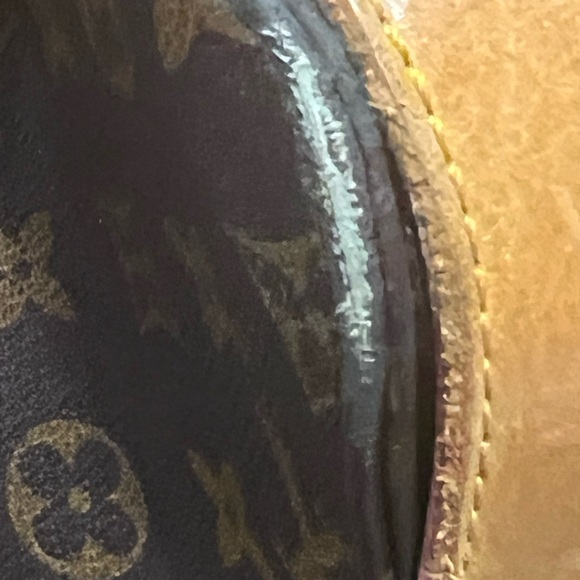 Authentic LOUIS VUITTON shoulder bag - Picture 5 of 16